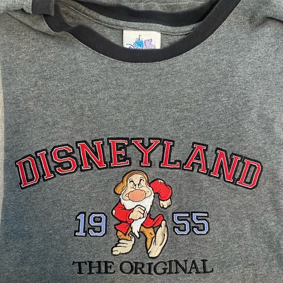 Disneyland Resort Shirt Womens XXL Grey Grumpy Dwarf Short Sleeve - Picture 2 of 4